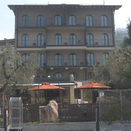 Ristorante Al Caminetto Worldhotels Crafted Adults Only 4* Torri Del Benaco