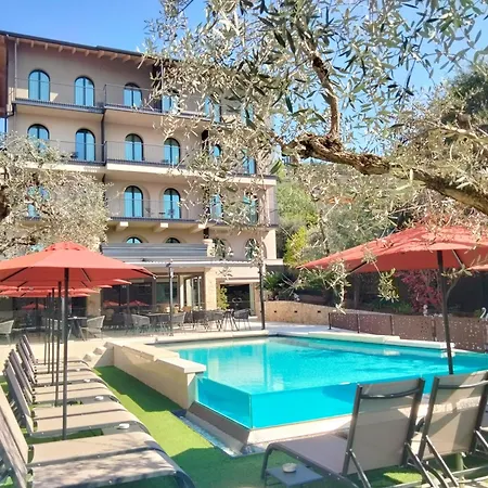 Ristorante Al Caminetto Worldhotels Crafted Adults Only Hotel Torri Del Benaco